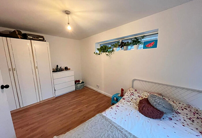 7 Bedroom Semi-Detached House To Rent In Highbury Close, New Malden, London, KT3