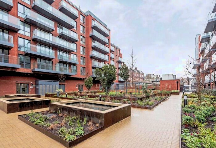 1 Bedroom Flat For Sale In Gaumont Place, London, SW2
