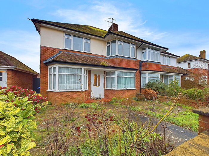 2 Bedroom Flat For Sale In Chesham Close, Goring By Sea, Worthing, BN12