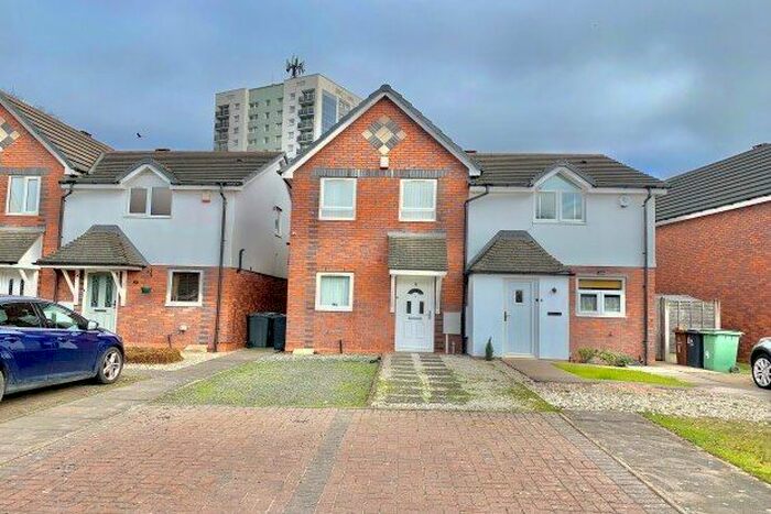 2 Bedroom Property To Rent In The Cloisters, Walsall, WS4