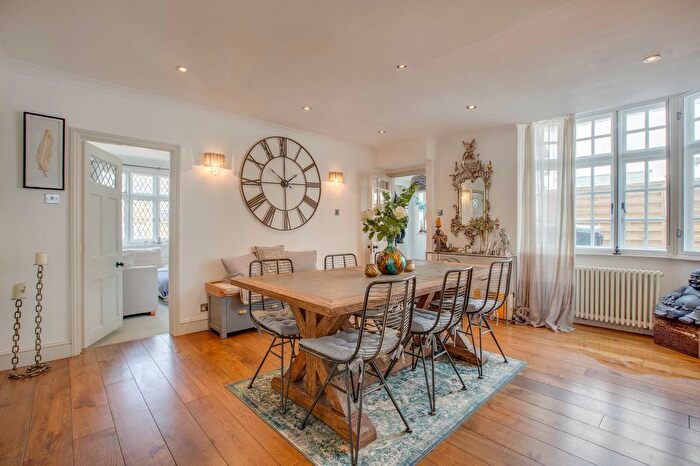 3 Bedroom Semi-detached House For Sale In Abbey Road, Bourne End, SL8