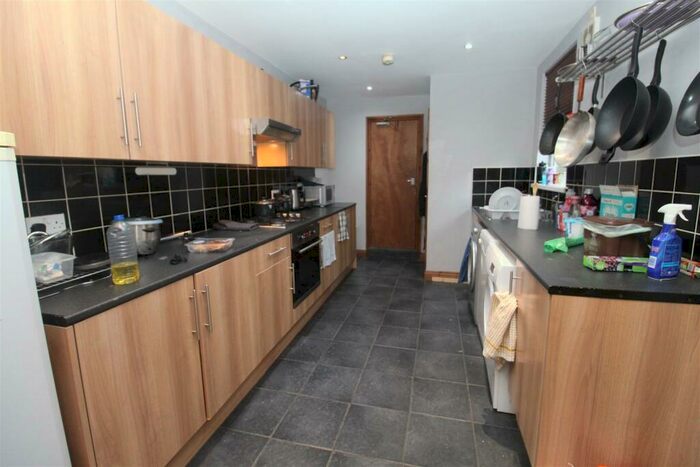 7 Bedroom House To Rent In Minny Street, Cardiff, CF24