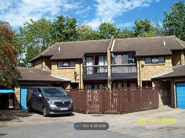 1 Bedroom Flat To Rent In Courtney Park Road, Basildon, SS16