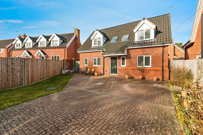 4 Bedroom Detached House For Sale In Church Road, Earsham, Bungay, NR35
