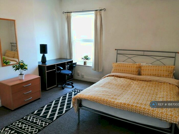 3 Bedroom Terraced House To Rent In Thornton Road, Stoke-On-Trent, ST4