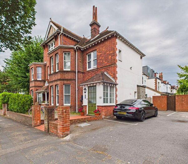 1 Bedroom Flat For Sale In Ground Floor Flat, Sackville Road, Hove, BN3