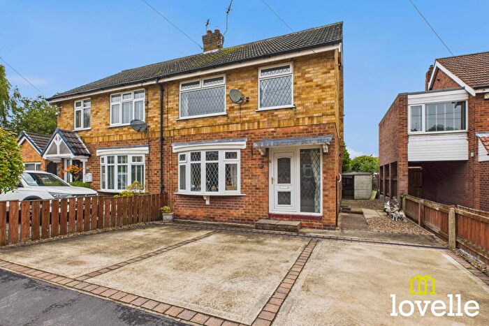 3 Bedroom Semi-Detached House For Sale In Oakdale Avenue, Willerby, East Riding Of Yorkshire, HU10