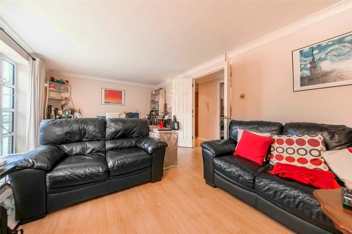 1 Bedroom Apartment To Rent In Jardine Road, London, E1W