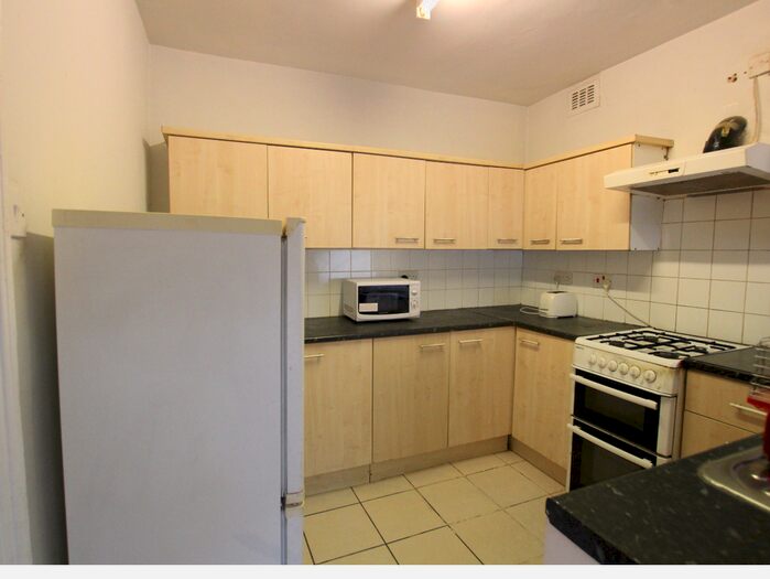 4 Bedroom Terraced House To Rent In Ceres Road, Plumstead, Se16