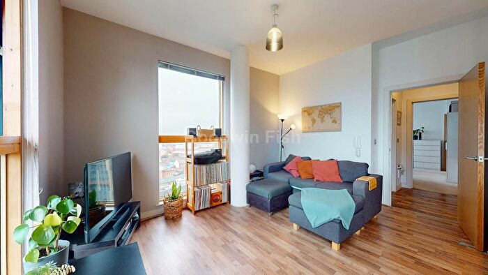 2 Bedroom Flat To Rent In Cypress Place, New Century Park, Green Quarter, M4