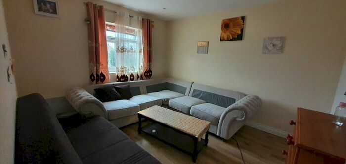 Studio To Rent In Eastcote Lane, South Harrow, Harrow, HA2