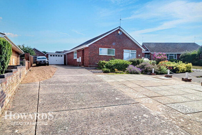 3 Bedroom Detached Bungalow For Sale In Reynolds Avenue, Great Yarmouth, NR30