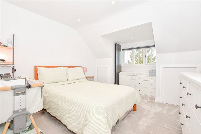 2 Bedroom Flat For Sale In High Street, Pembury, Kent, TN2