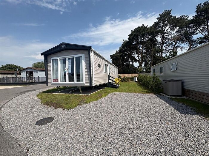 2 Bedroom Park Home For Sale In Wilberfoss Park, Hull Road, YO41