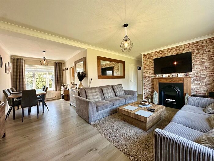 2 Bedroom Flat For Sale In Glyne Ascent, Bexhill-On-Sea, TN40