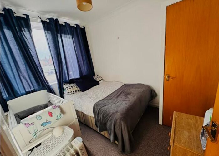 2 Bedroom Flat To Rent In Lizmans Court, Oxford, OX4