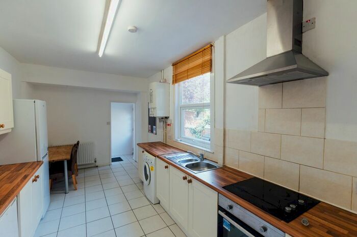 6 Bedroom Flat To Rent In Arthur Street, Loughborough LE11