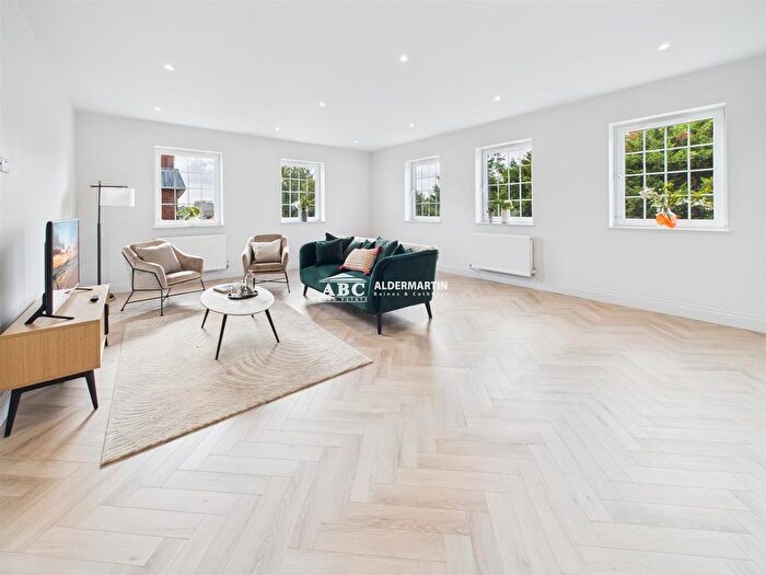 2 Bedroom Flat To Rent In High Street, Edgware, HA8