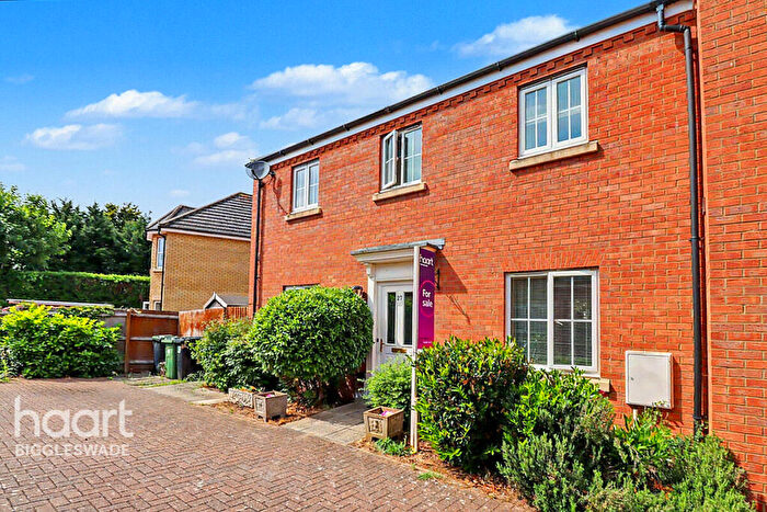 3 Bedroom Semi-Detached House For Sale In Cooks Way, Biggleswade, SG18