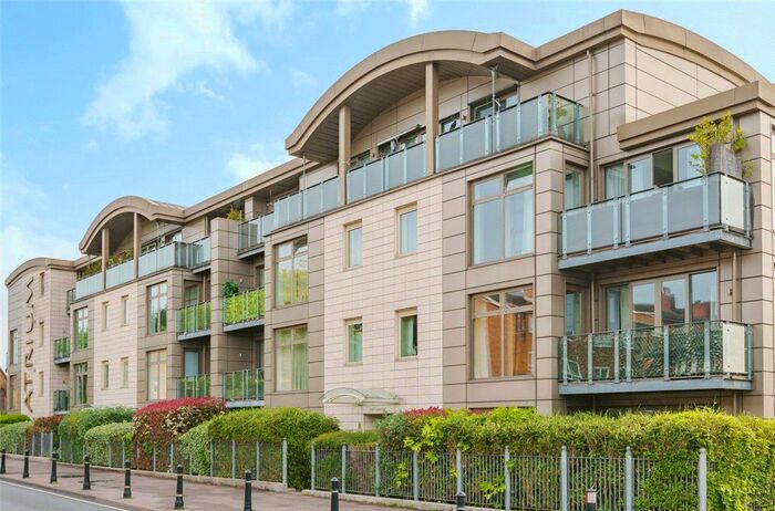 2 Bedroom Flat For Sale In The Atrium, Lower Queens Road, Buckhurst Hill, IG9
