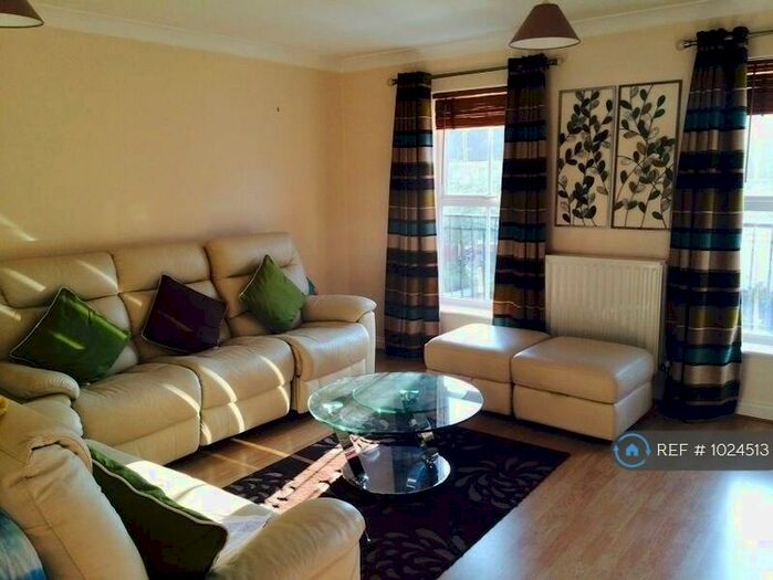4 Bedroom Terraced House To Rent In Scholars Walk, Langley, Slough, SL3