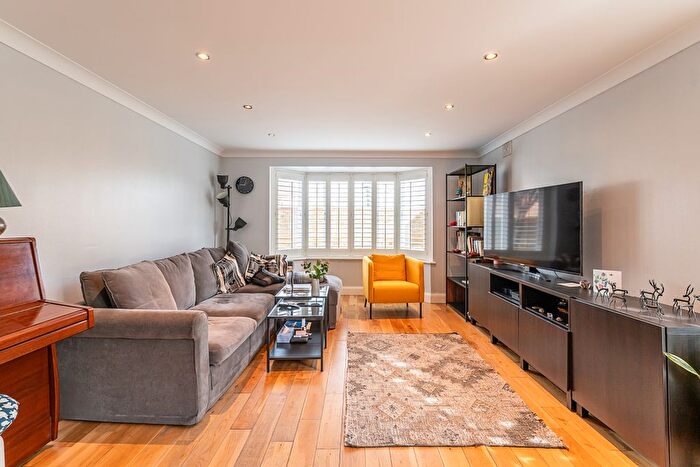 2 Bedroom Flat To Rent In Ridgway, London, SW19
