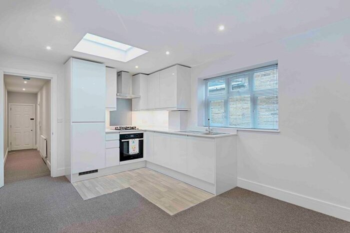 1 Bedroom Ground Flat To Rent In Wades Hill, London, N21