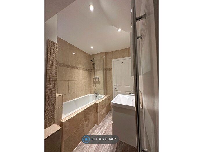 2 Bedroom Flat To Rent In Chambers House, Folkestone, CT20