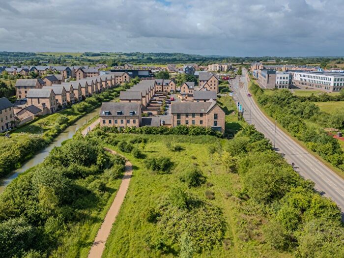 2 Bedroom Flat For Sale In Semington Strand, Swindon, Wiltshire, SN1