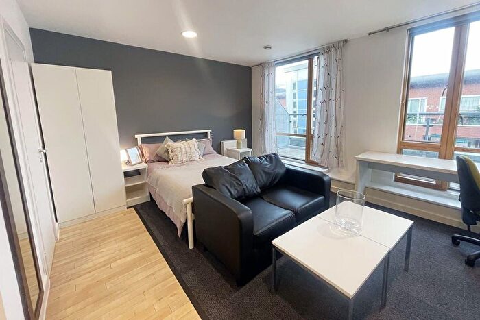 Studio To Rent In Kirby Street, London, EC1N