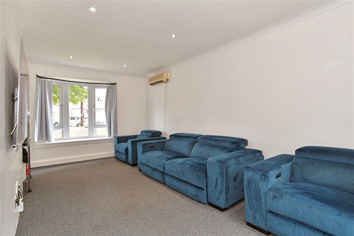 3 Bedroom Semi-Detached House For Sale In Albatross Avenue, Strood, Rochester, Kent, ME2