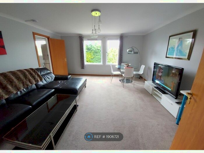 3 Bedroom Flat To Rent In Headland Court, Aberdeen, AB10