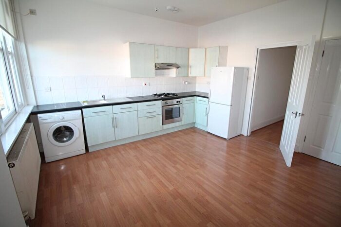 1 Bedroom Flat To Rent In Mare Street, Hackney, London, E8