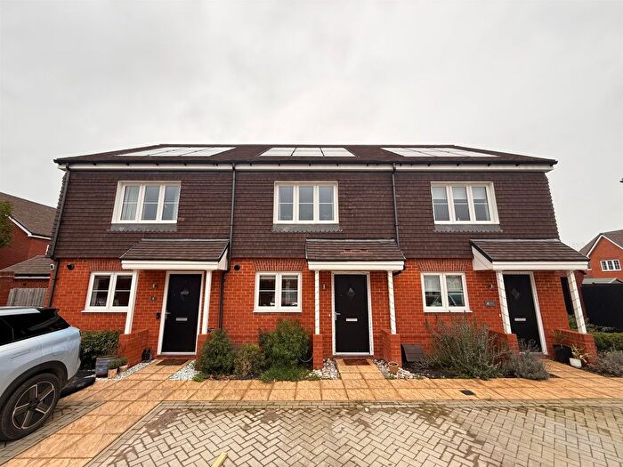 2 Bedroom Terraced House For Sale In Foxglove Close, Curbridge, Southampton, SO30