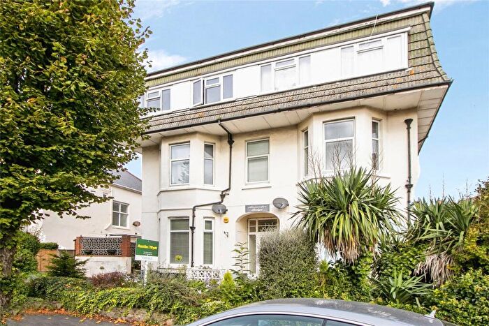 2 Bedroom Flat For Sale In Argyll Road, Bournemouth, Dorset, BH5
