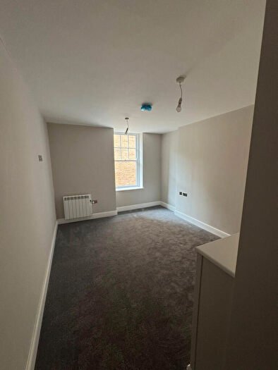 2 Bedroom Flat To Rent In Barnsley, S70