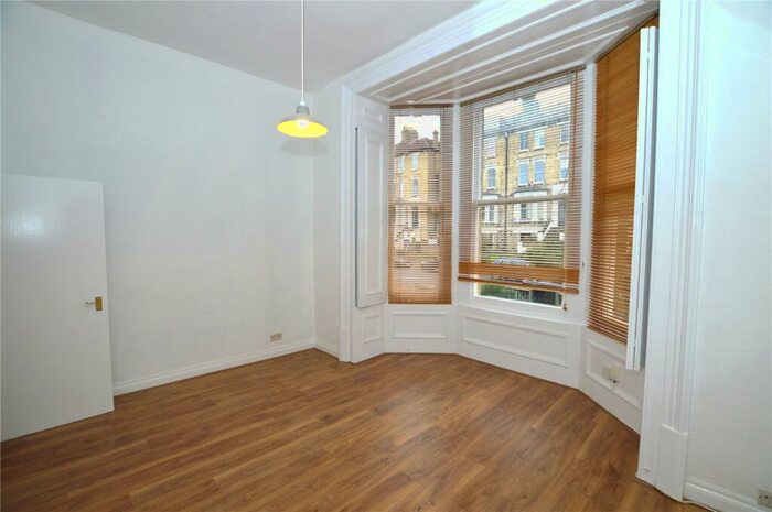 1 Bedroom Apartment To Rent In Thicket Road, London, SE20