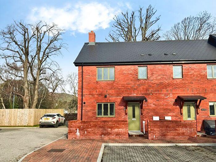 3 Bedroom End Of Terrace House To Rent In Mulberry Close, Abergavenny., NP7