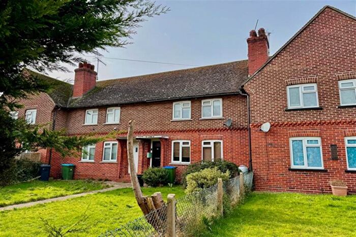 2 Bedroom Property For Sale In Palmer Road, Angmering, Littlehampton, BN16