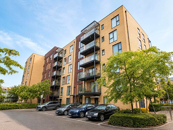 2 Bedroom Flat To Rent In Arrandene Apartments, Colindale, NW9