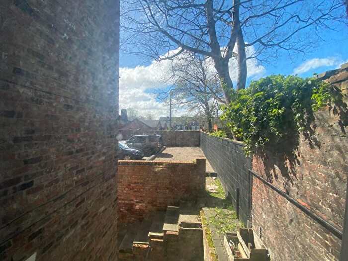 3 Bedroom Flat To Rent In Princes Road, Liverpool, L8