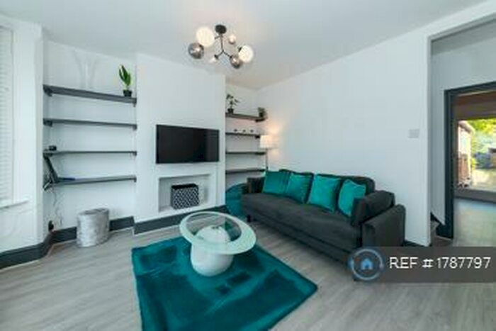 2 Bedroom Terraced House To Rent In Gosbrook Road, Reading, RG4