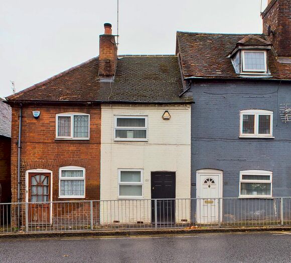 1 Bedroom Terraced House To Rent In West Wycombe Road, High Wycombe HP12
