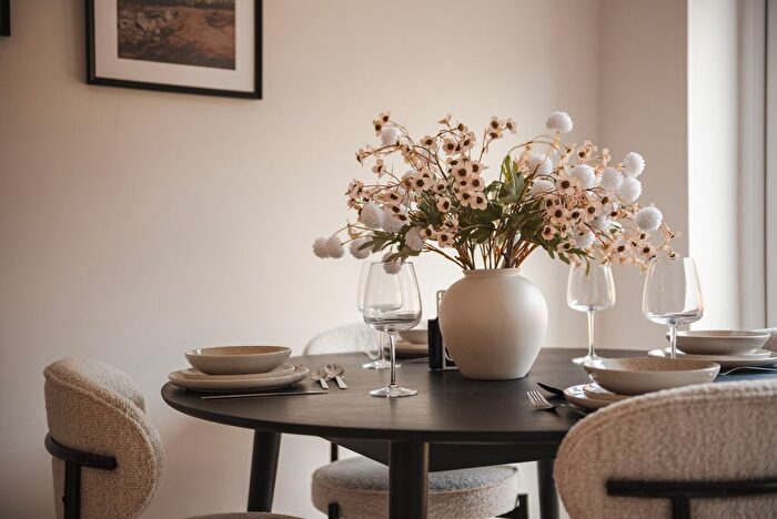 3 Bedroom Semi-Detached House For Sale In Siren Close, Birchwood, WA3 - Photo 10