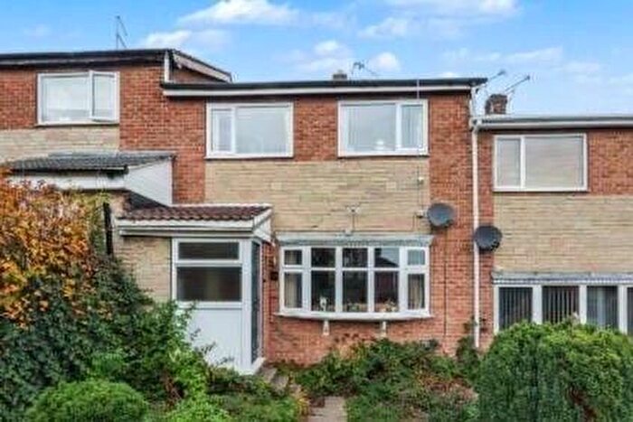 3 Bedroom Terraced House For Sale In Chatsworth Rise, Brinsworth, Rotherham, S60