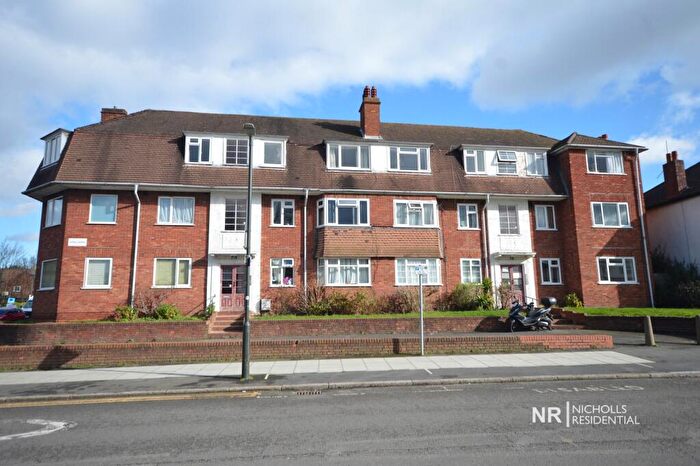 2 Bedroom Flat For Sale In Central Gardens, Morden, Surrey., SM4