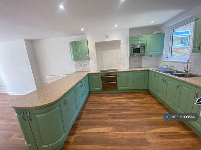 4 Bedroom Flat To Rent In Charlton, London, SE7
