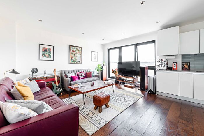 2 Bedroom Flat For Sale In Vyner Street, London, E2