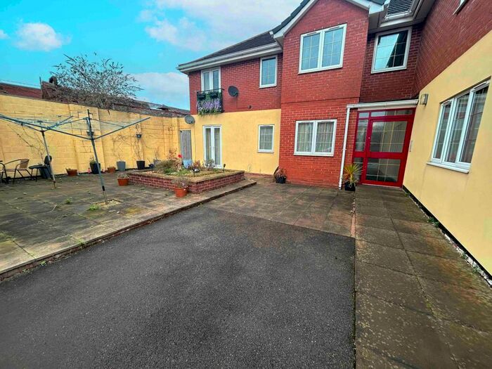 2 Bedroom Flat To Rent In Woodlands House, Little Lane, Willenhall, WV12