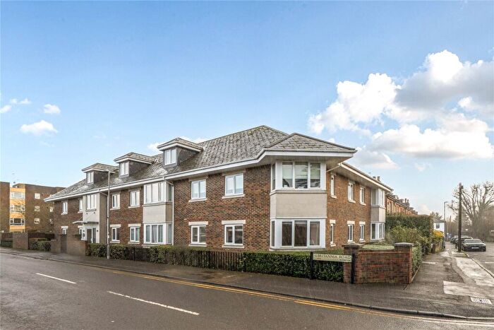 2 Bedroom Flat For Sale In Britannia Road, Surbiton, KT5